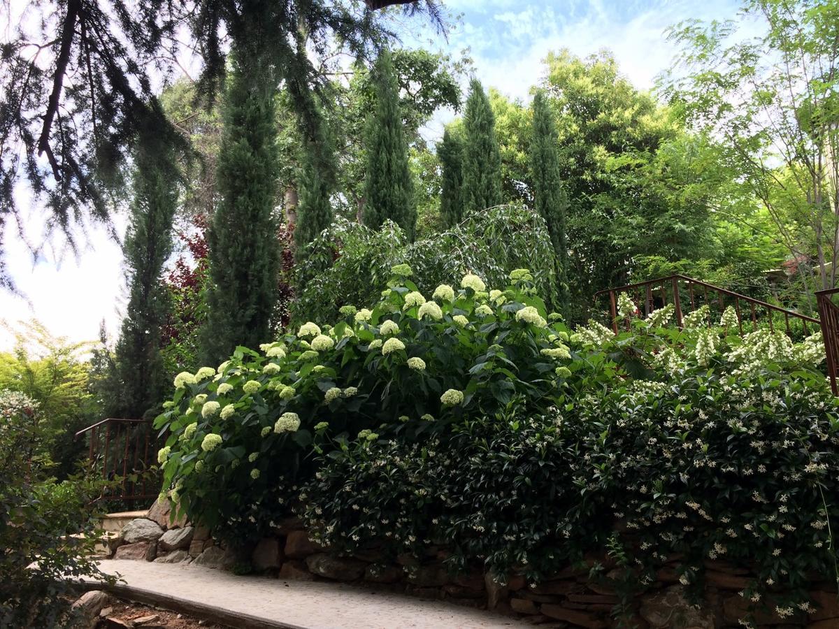 Barretta Gardens Inn Сонора Экстерьер фото
